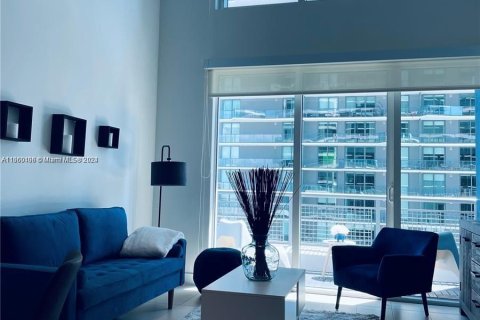 Condominio en alquiler en Miami, Florida, 1 dormitorio, 72.93 m2 № 1365620 - foto 4