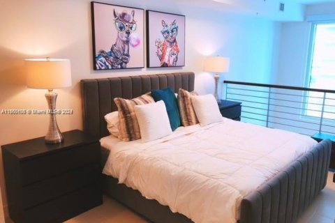 Condominio en alquiler en Miami, Florida, 1 dormitorio, 72.93 m2 № 1365620 - foto 7