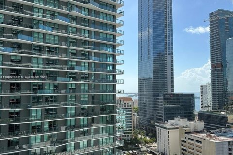 Condominio en alquiler en Miami, Florida, 1 dormitorio, 72.93 m2 № 1365620 - foto 13