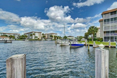 Copropriété à vendre à Delray Beach, Floride: 2 chambres, 102.19 m2 № 972859 - photo 12