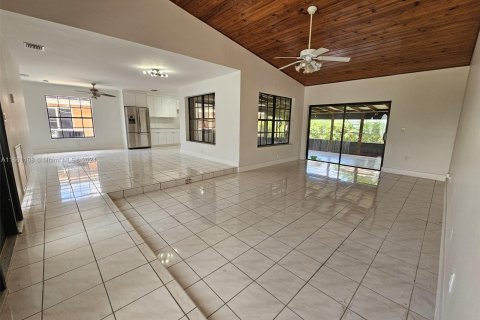 Villa ou maison à louer à Miami, Floride: 4 chambres, 168.99 m2 № 1367407 - photo 16