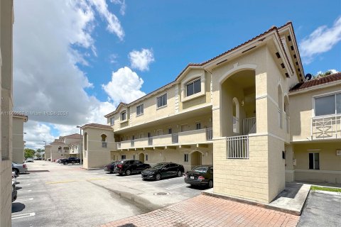 Condo in Miami, Florida, 2 bedrooms  № 1367360 - photo 2