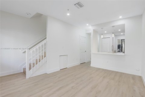 Copropriété à vendre à Miami, Floride: 2 chambres, 83.61 m2 № 1367360 - photo 7