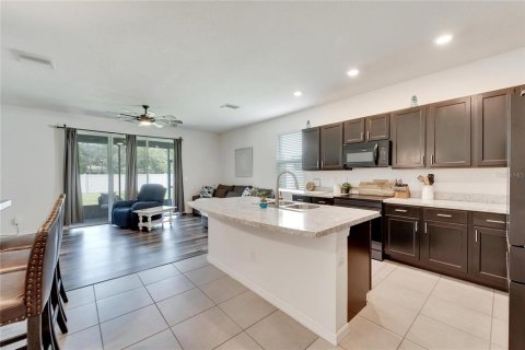 Touwnhouse à vendre à Brandon, Floride: 3 chambres, 165.83 m2 № 1320428 - photo 6