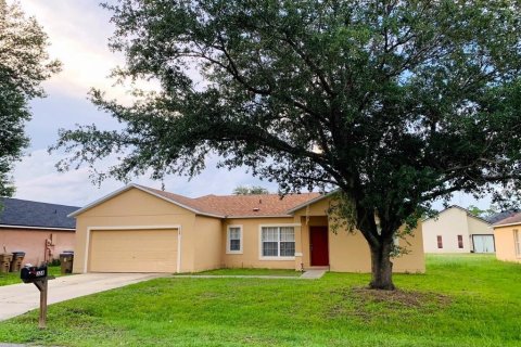 Villa ou maison à vendre à Kissimmee, Floride: 4 chambres, 162.02 m2 № 1257730 - photo 1