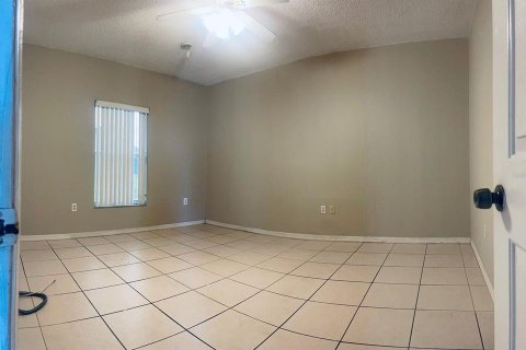 Casa en venta en Kissimmee, Florida, 4 dormitorios, 162.02 m2 № 1257730 - foto 14