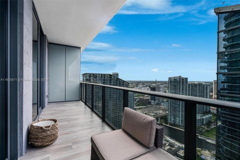 Condo in Miami, Florida, 1 bedroom  № 1292633 - photo 15