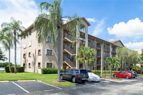 Condo in Pembroke Pines, Florida, 2 bedrooms  № 1394777 - photo 27