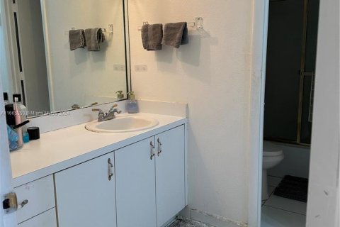 Condo in Sunny Isles Beach, Florida, 1 bedroom  № 1378738 - photo 10