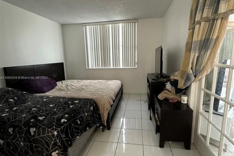 Condo in Sunny Isles Beach, Florida, 1 bedroom  № 1378738 - photo 13