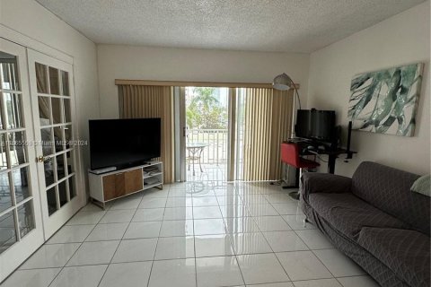 Copropriété à vendre à Sunny Isles Beach, Floride: 1 chambre, 70.79 m2 № 1378738 - photo 22