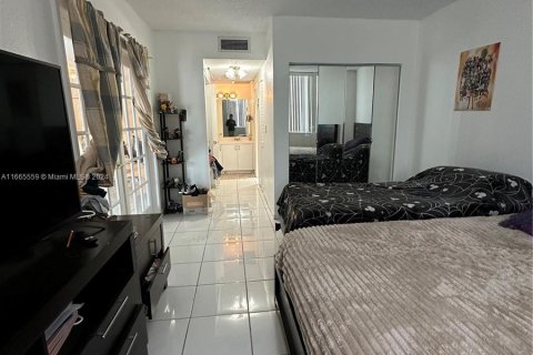 Copropriété à vendre à Sunny Isles Beach, Floride: 1 chambre, 70.79 m2 № 1378738 - photo 14