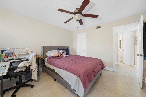 Condominio en venta en Davie, Florida, 1 dormitorio, 74.79 m2 № 997635 - foto 7