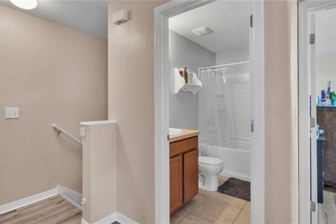Townhouse in Lakeland, Florida 3 bedrooms, 120.96 sq.m. № 997619 - photo 12