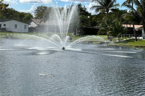 Casa en venta en Miami Lakes, Florida, 4 dormitorios, 174.38 m2 № 999980 - foto 3