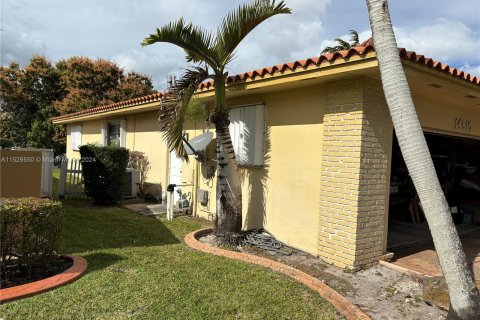 Casa en venta en Miami Lakes, Florida, 4 dormitorios, 174.38 m2 № 999980 - foto 21