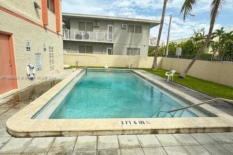 Condo in Miami Beach, Florida, 2 bedrooms  № 1384556 - photo 21