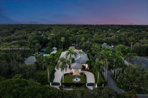 Villa ou maison à vendre à Miami, Floride: 6 chambres, 470.64 m2 № 1384428 - photo 1