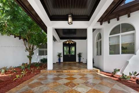 Casa en venta en Miami, Florida, 6 dormitorios, 470.64 m2 № 1384428 - foto 9