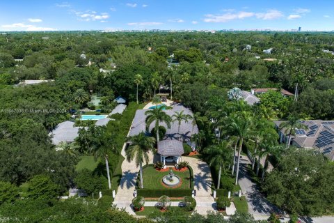 Villa ou maison à vendre à Miami, Floride: 6 chambres, 470.64 m2 № 1384428 - photo 8