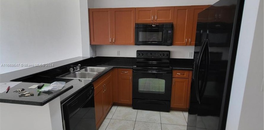 Condo in Miami, Florida, 1 bedroom  № 1384426