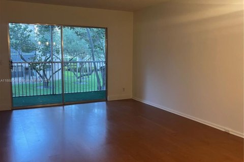 Condominio en alquiler en Pembroke Pines, Florida, 2 dormitorios, 110.55 m2 № 1384427 - foto 7