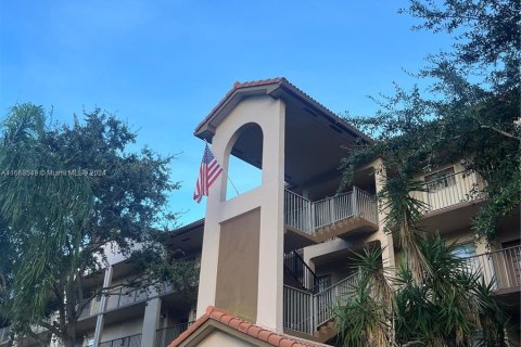 Condominio en alquiler en Pembroke Pines, Florida, 2 dormitorios, 110.55 m2 № 1384427 - foto 1