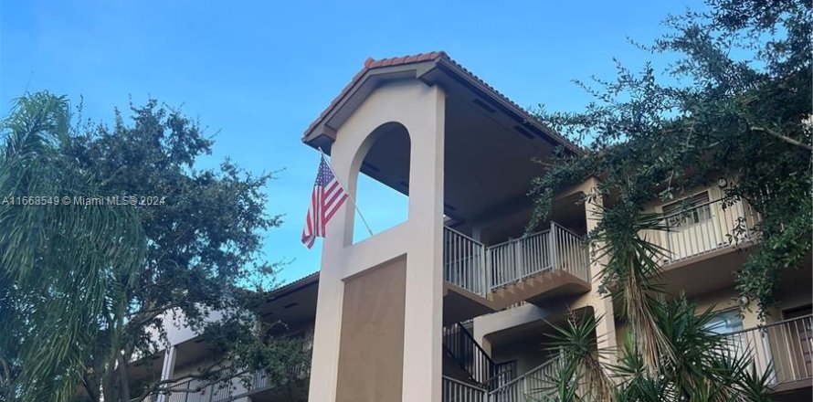 Condominio en Pembroke Pines, Florida, 2 dormitorios  № 1384427