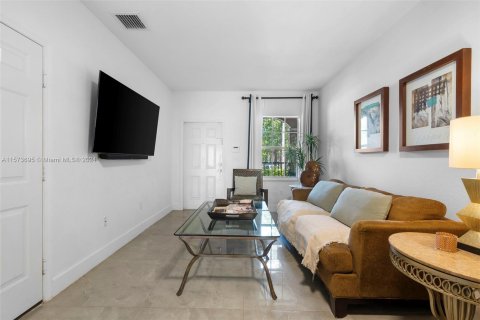 Casa en venta en Cutler Bay, Florida, 4 dormitorios, 159.05 m2 № 1146423 - foto 4