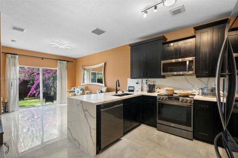 Casa en venta en Cutler Bay, Florida, 4 dormitorios, 159.05 m2 № 1146423 - foto 7