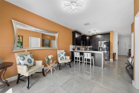 Casa en venta en Cutler Bay, Florida, 4 dormitorios, 159.05 m2 № 1146423 - foto 8