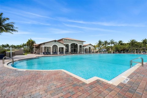 Casa en venta en Cutler Bay, Florida, 4 dormitorios, 159.05 m2 № 1146423 - foto 21