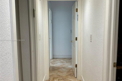 Condo in Sunny Isles Beach, Florida, 3 bedrooms  № 1146422 - photo 17