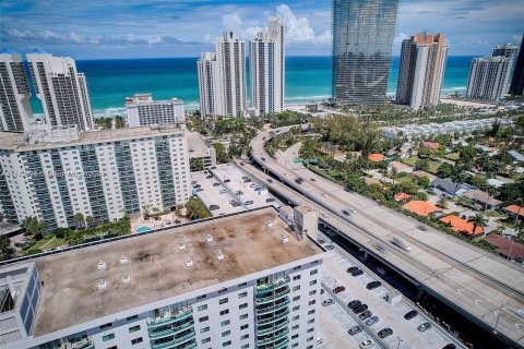 Copropriété à vendre à Sunny Isles Beach, Floride: 3 chambres, 139.82 m2 № 1146422 - photo 27