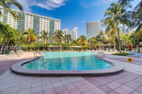 Condo in Sunny Isles Beach, Florida, 3 bedrooms  № 1146422 - photo 21