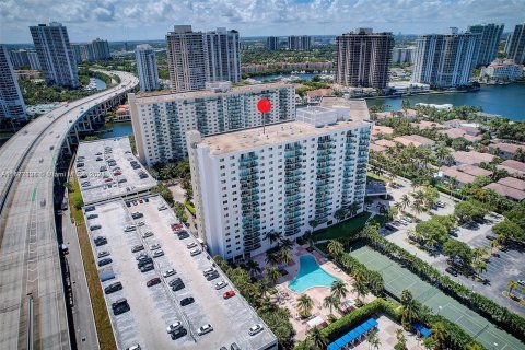 Copropriété à vendre à Sunny Isles Beach, Floride: 3 chambres, 139.82 m2 № 1146422 - photo 26