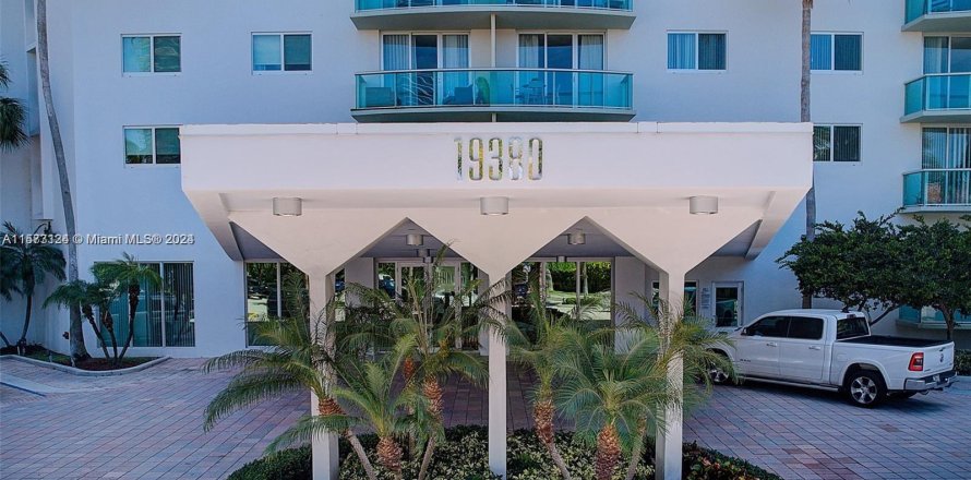 Condo in Sunny Isles Beach, Florida, 3 bedrooms  № 1146422