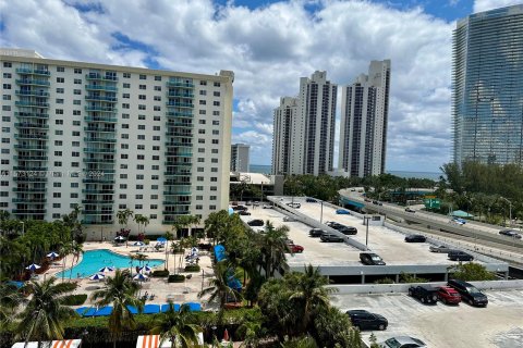 Copropriété à vendre à Sunny Isles Beach, Floride: 3 chambres, 139.82 m2 № 1146422 - photo 19