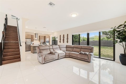 Villa ou maison à vendre à Miami Lakes, Floride: 4 chambres, 239.87 m2 № 1146384 - photo 13