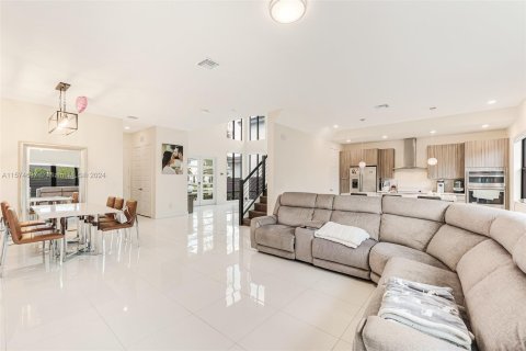 Villa ou maison à vendre à Miami Lakes, Floride: 4 chambres, 239.87 m2 № 1146384 - photo 15