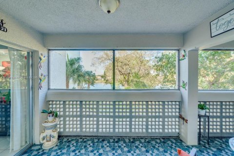 Condo in Lauderhill, Florida, 2 bedrooms  № 845940 - photo 27