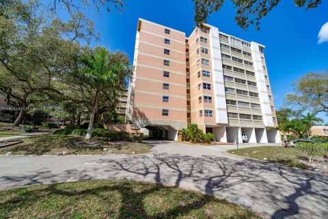 Condo in Lauderhill, Florida, 2 bedrooms  № 845940 - photo 3