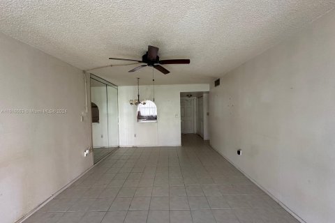 Condo in Sunrise, Florida, 1 bedroom  № 1238150 - photo 20