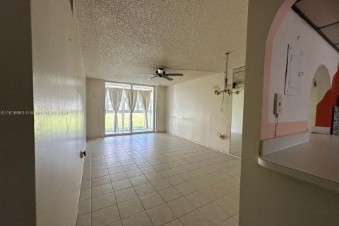 Condominio en venta en Sunrise, Florida, 1 dormitorio, 59.46 m2 № 1238150 - foto 30