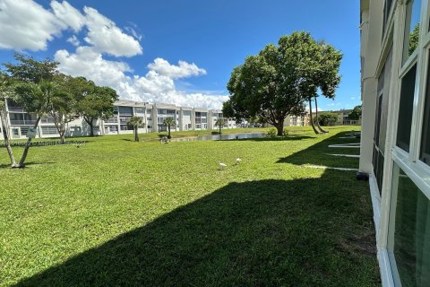 Condo in Sunrise, Florida, 1 bedroom  № 1238150 - photo 5