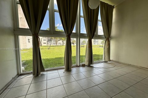 Condominio en venta en Sunrise, Florida, 1 dormitorio, 59.46 m2 № 1238150 - foto 26