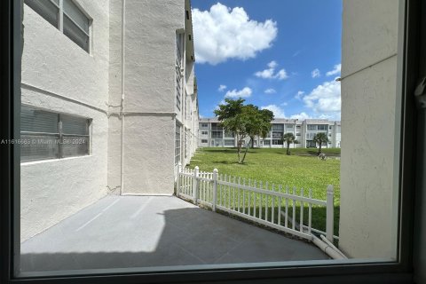 Condominio en venta en Sunrise, Florida, 1 dormitorio, 59.46 m2 № 1238150 - foto 29