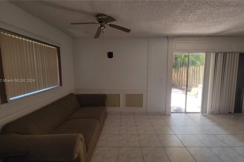 Touwnhouse à vendre à Davie, Floride: 3 chambres, 160.16 m2 № 1239567 - photo 5