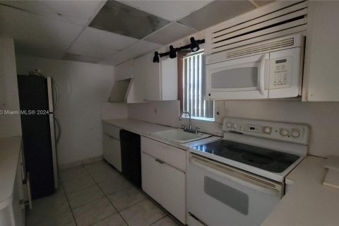 Adosado en venta en Davie, Florida, 3 dormitorios, 160.16 m2 № 1239567 - foto 4