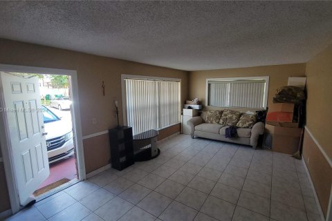 Touwnhouse à vendre à Davie, Floride: 3 chambres, 160.16 m2 № 1239567 - photo 2